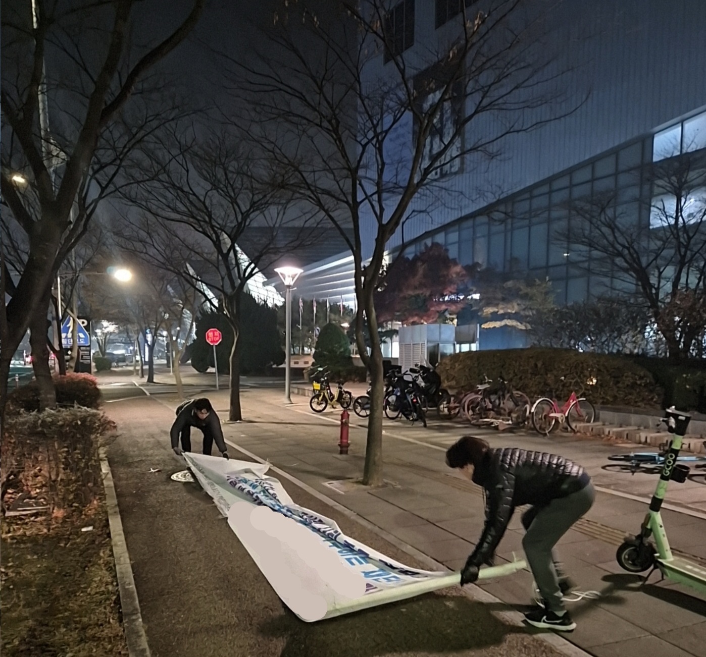 연수구는 오는 11일 송도국제도시 상가 밀집 지역을 대상으로 민‧관 합동 불법 유동광고물 일제 정비 활동을 펼친다